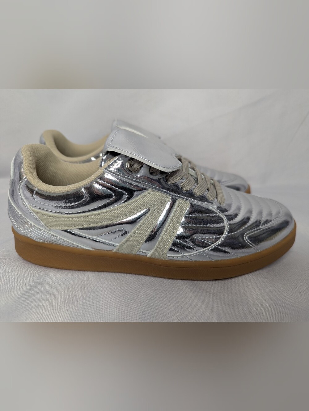 NWOB Steve Madden Madrid Foldover Lace Up Sneakers Women's Size 7.5